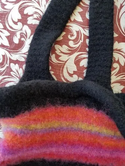 Banded Felted Bag Kit (Knit On!)