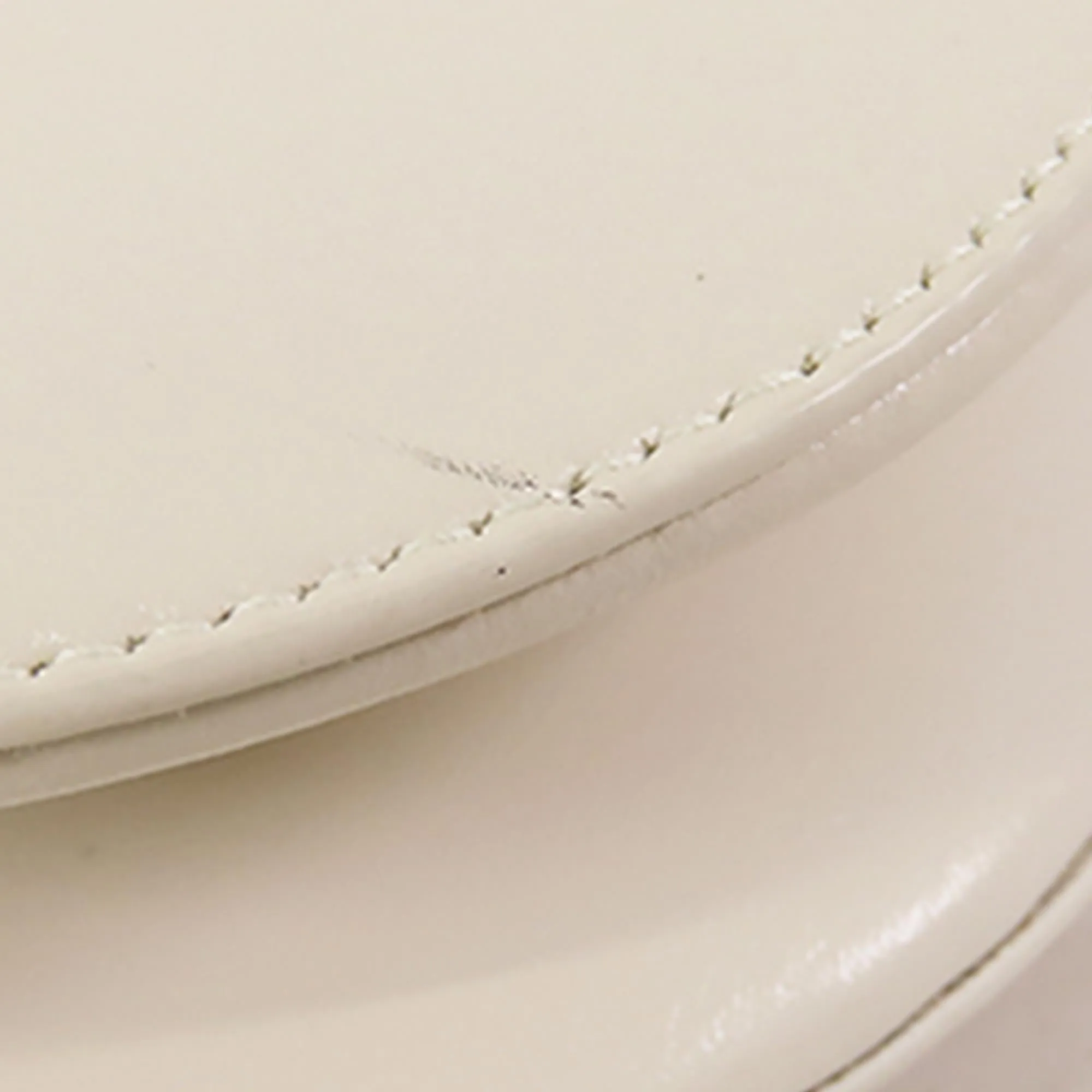 Dior Studded Leather Saddle Bag (SHG-UR0OzG)