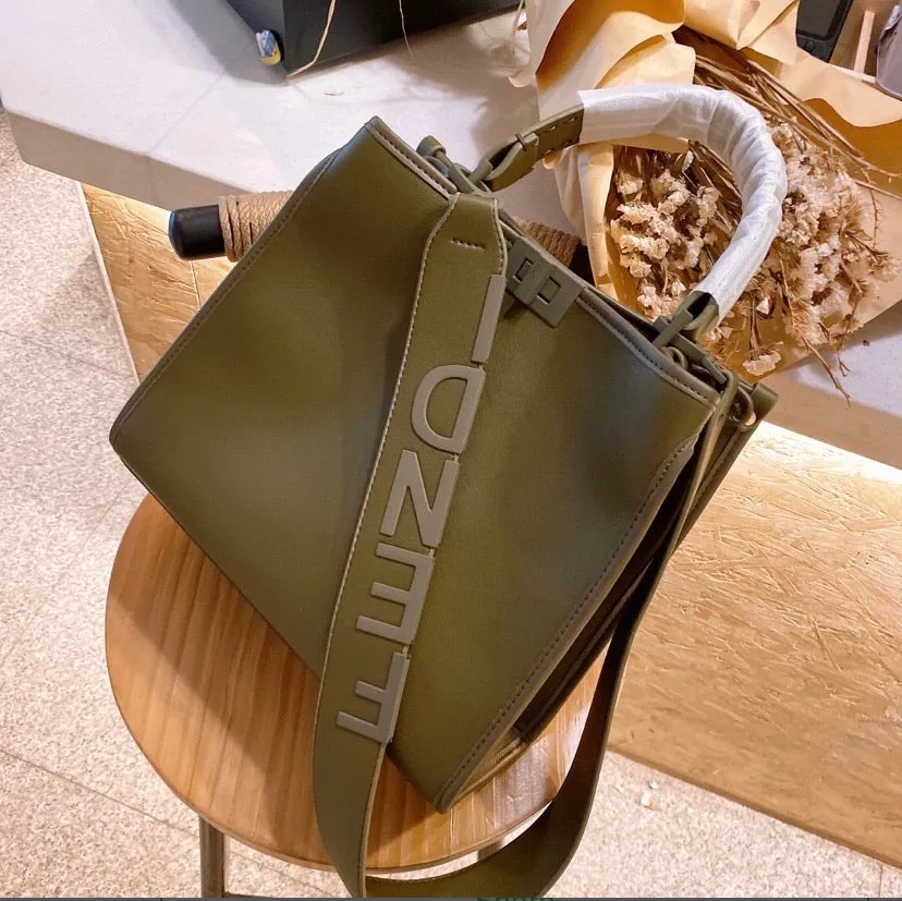 Fendi woman Totes
